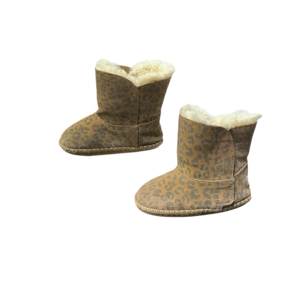 🐾 UGG Baby Leopard Booties‎ 4/5 – Shearling Fur Cozy Boots